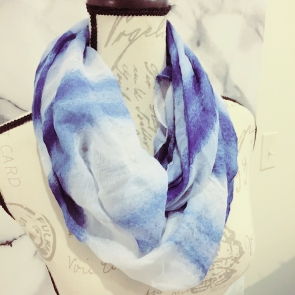 Accessories - Blue Ombre Infinity Scarf NWOT